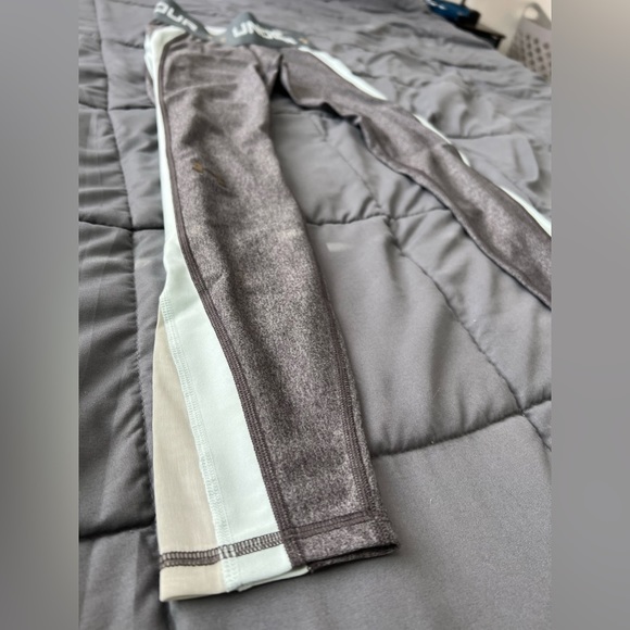 Under Armour leggings. - Picture 4 of 4